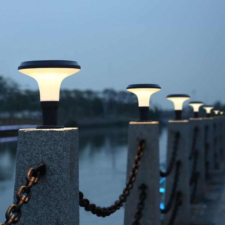 تعمل بالطاقة الشمسية LED عمود ضوء الديكور ضوء الحديقة الشمسية ضوء LED آخر