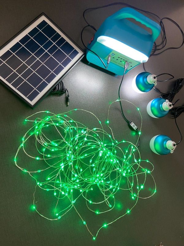12W نظام الألواح الشمسية 4 لمبات LED مجموعات نظام إضاءة الطاقة الشمسية المحمولة