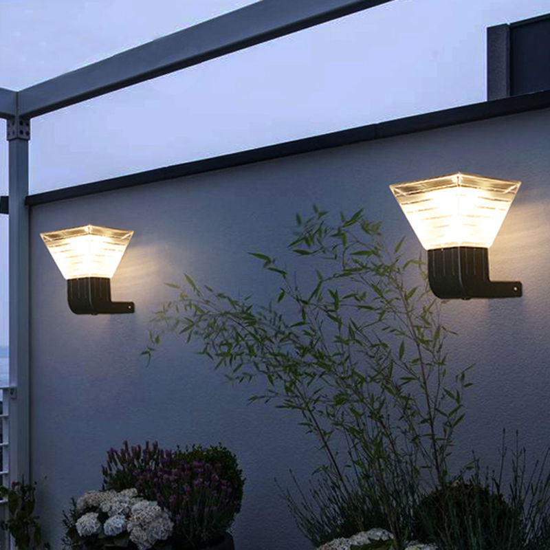 90 lm / w LED الشمسية الجدار الخفيفة في الهواء الطلق 3.2V مصباح خارجي حديث ABS حديقة المناظر الطبيعية