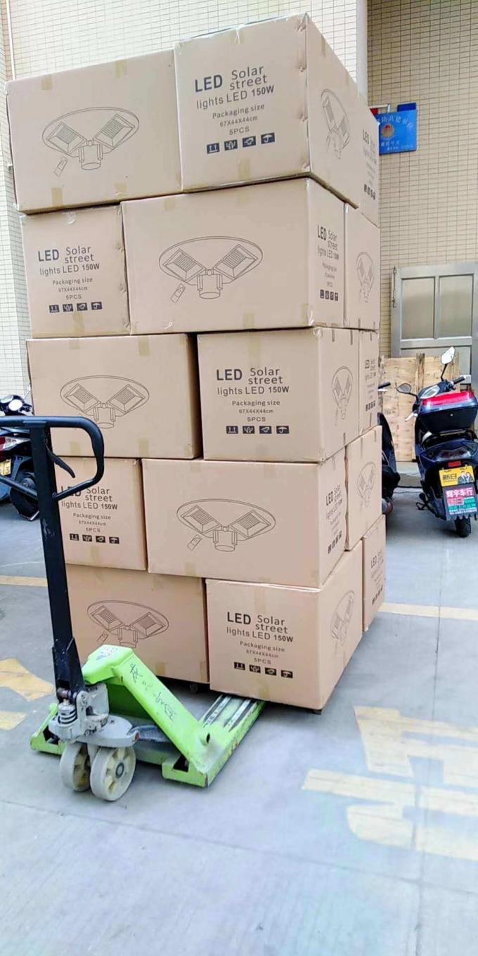 جولة UFO الشمسية الخفيفة للماء IP65 150W 250W 9