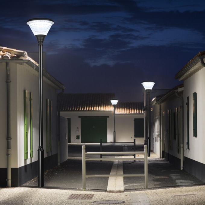Wholesale Price Waterproof Outdoor Garden Pathway 10W LED Solar Garden Light